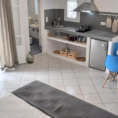 Casa Valeri I - Charming Cycladic In Naxos Town Apartment *